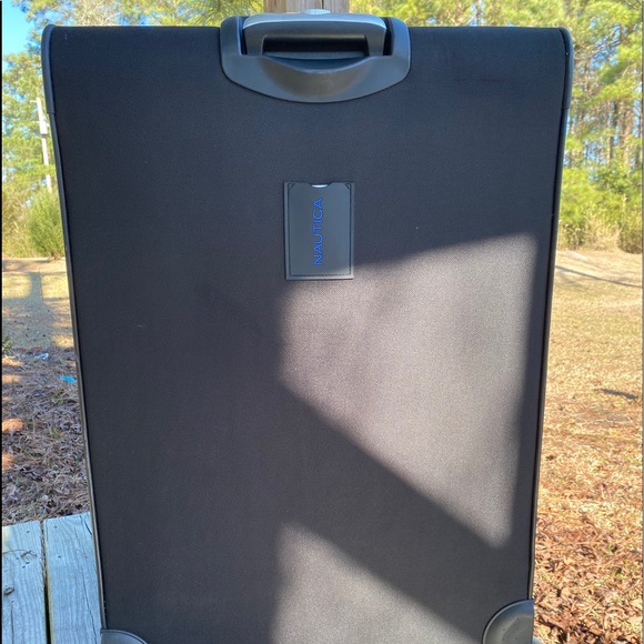 Nautica Large Suitcase - Picture 13 of 16